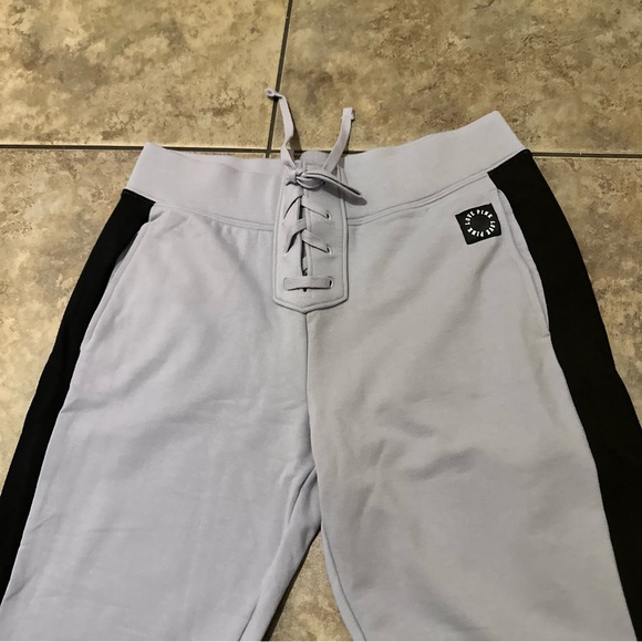 PINK Victorias Secret Lavender Skinny Collegiate Joggers - Picture 3 of 6